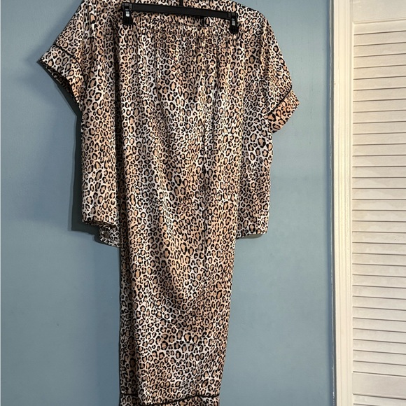 SELLING JOYSPUN PAJAMAS FOR WOMEN SIZE XL NWT SHORT SLEEVE - Picture 9 of 13